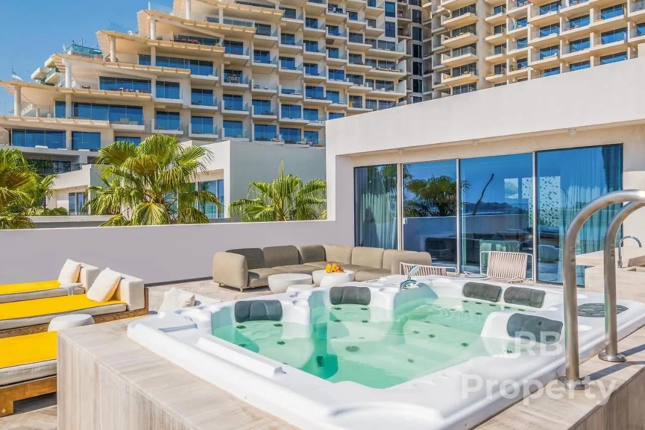 Five Palm Beach Villa - Three Floors, Private Pool, Jacuzzi Dubai 0*,  United Arab Emirates