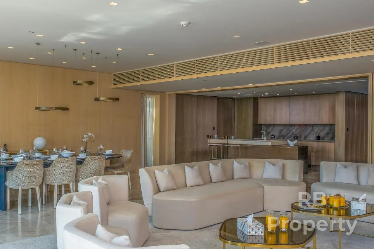 Five Palm Beach Villa - Three Floors, Private Pool, Jacuzzi Dubai