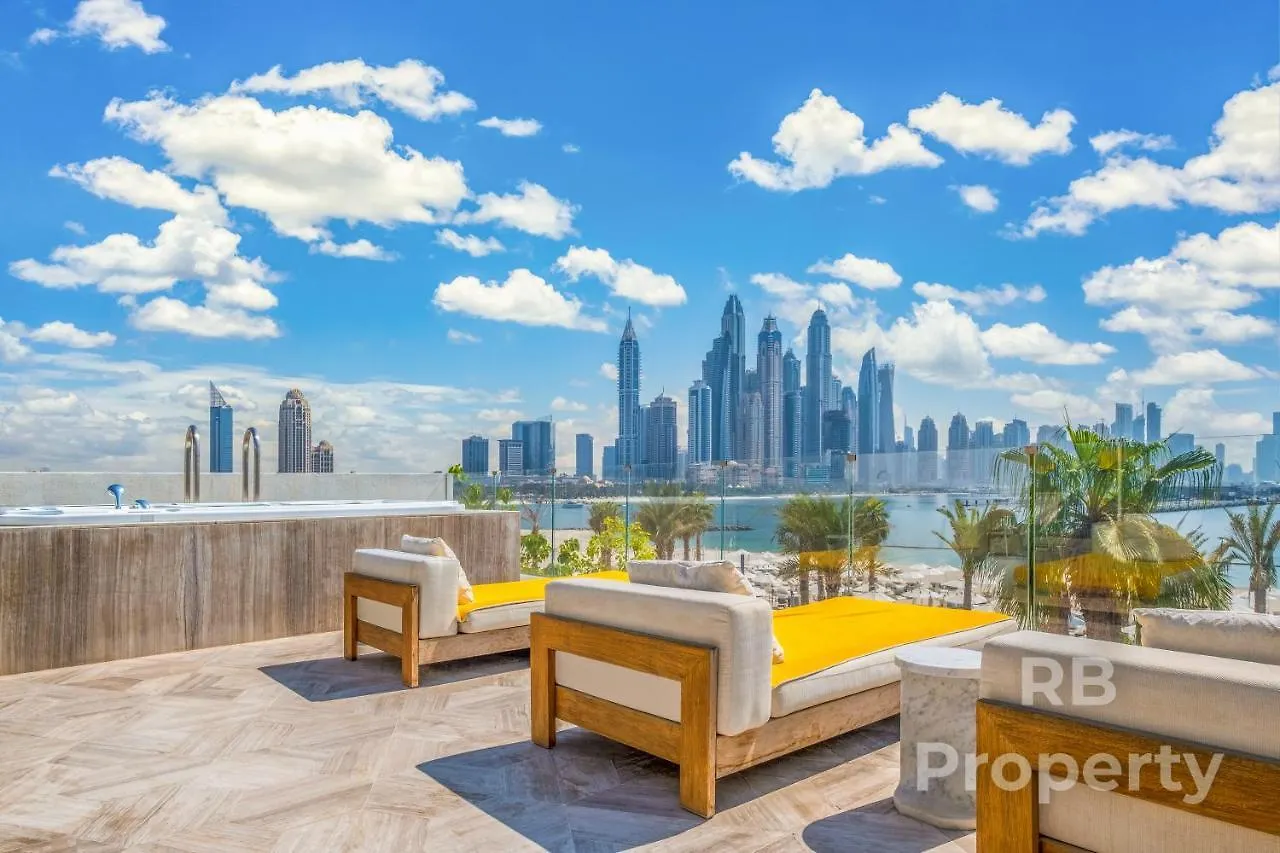 Five Palm Beach Villa - Three Floors, Private Pool, Jacuzzi Dubai United Arab Emirates