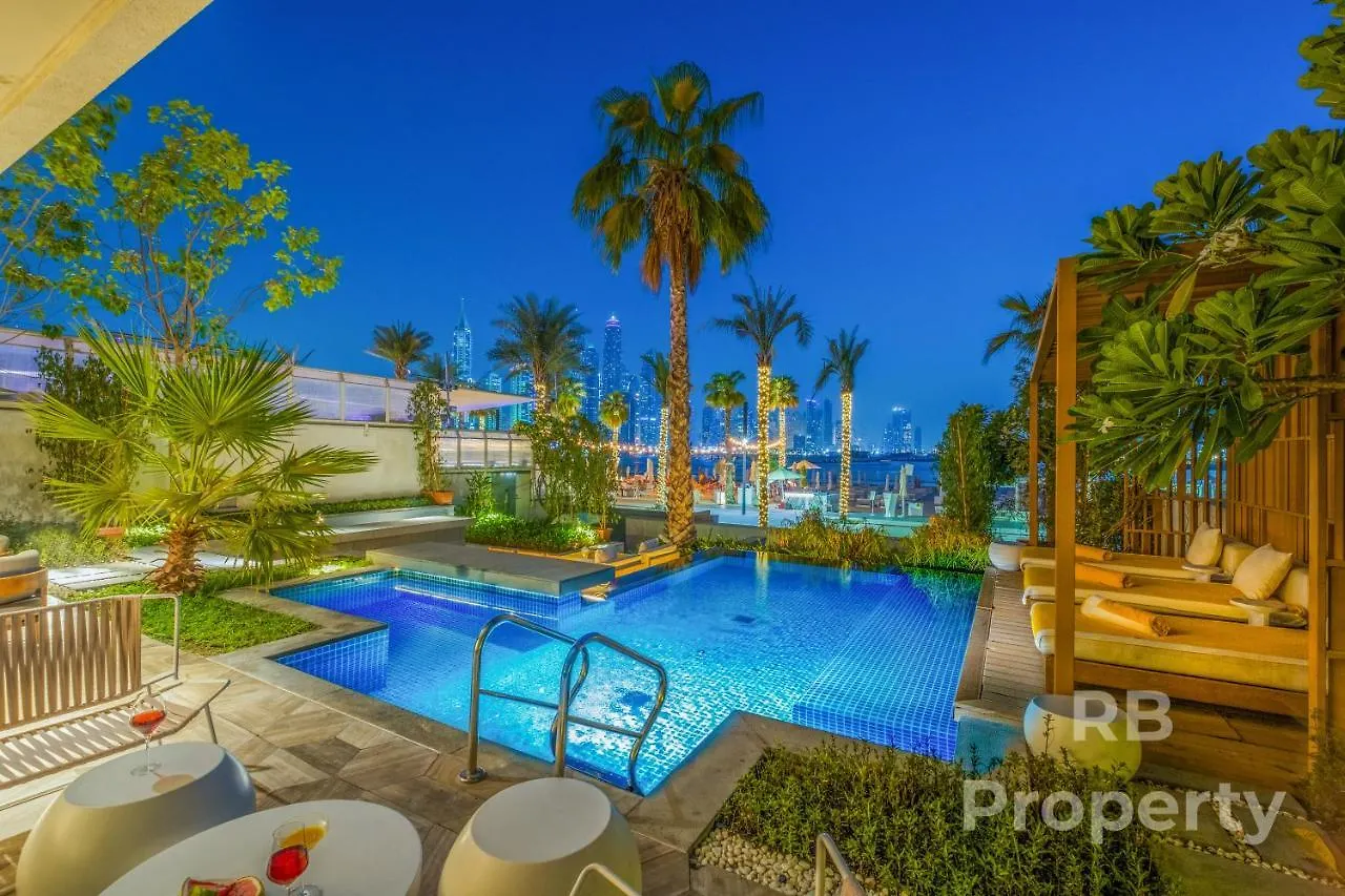 Five Palm Beach Villa - Three Floors, Private Pool, Jacuzzi Dubai 0*,