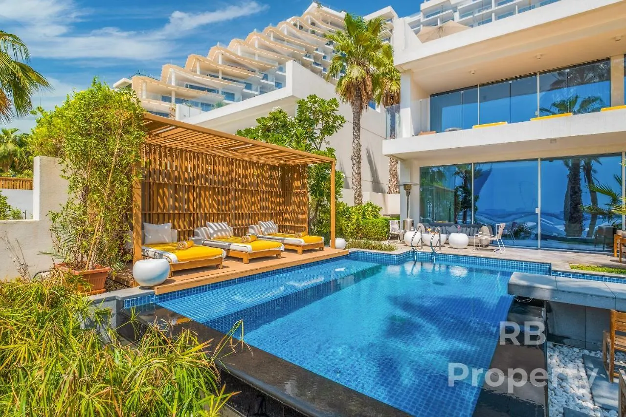 Five Palm Beach Villa - Three Floors, Private Pool, Jacuzzi Dubai